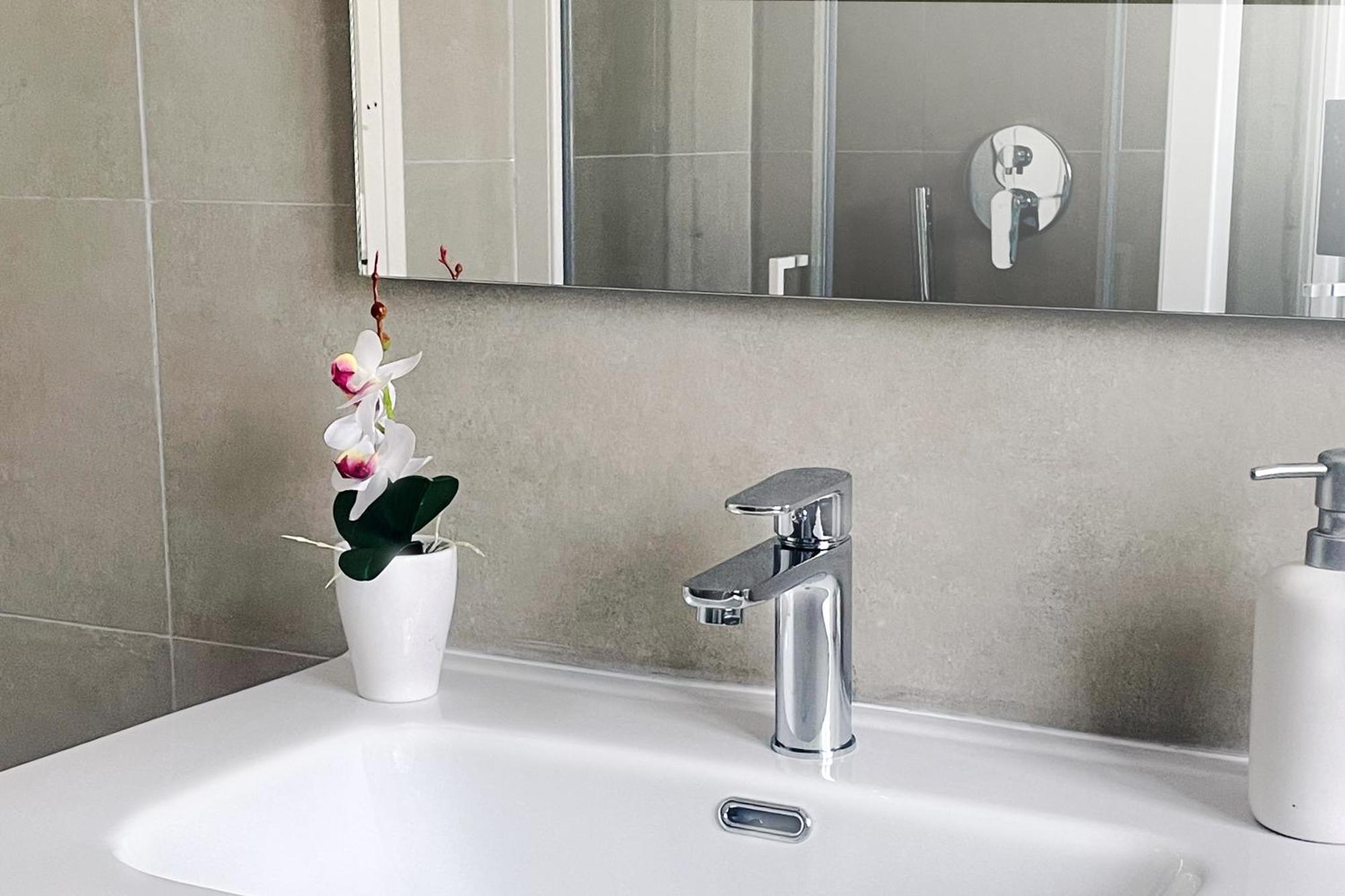 Casa Del Sole, In Via Sicilia Vicino Al Mare Apartman Terracina Kültér fotó